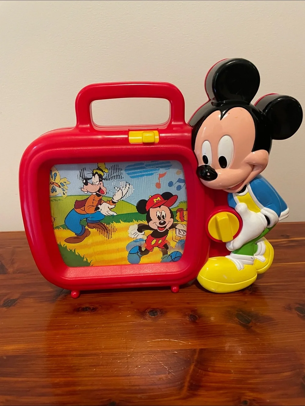 Vintage Disney Mickey Mouse Wind Up Musical  TV Playset.